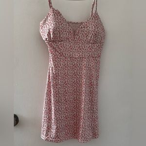 Ordered from Amazon last year for a vacation ended up being too big, never worn.